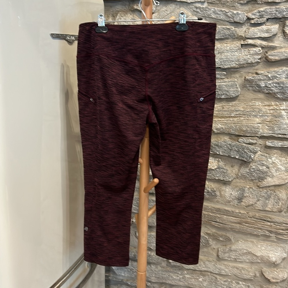 EB burgundy Capri leggings​ - Picture 2 of 8